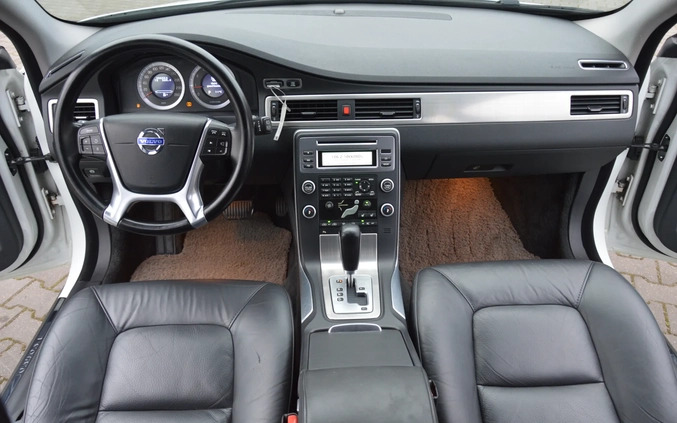 Volvo V70 cena 29500 przebieg: 350000, rok produkcji 2010 z Małogoszcz małe 704